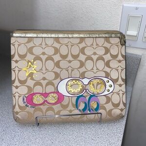 Coach Poppy Appliqué Khaki Tablet/iPad Sleeve EUC